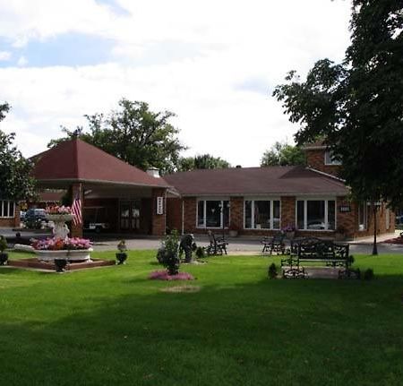 Ivy Rose Motor Inn Windsor Bagian luar foto