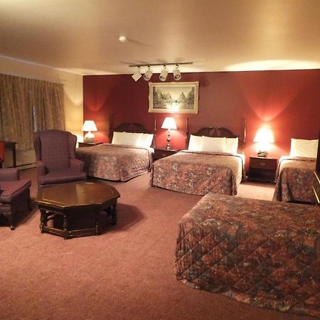 Ivy Rose Motor Inn Windsor Bagian luar foto
