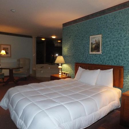 Ivy Rose Motor Inn Windsor Bagian luar foto