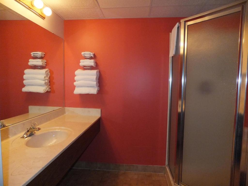 Ivy Rose Motor Inn Windsor Bagian luar foto